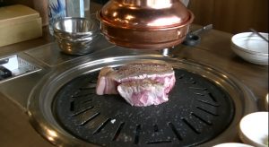 焼けるモクサルを待つ