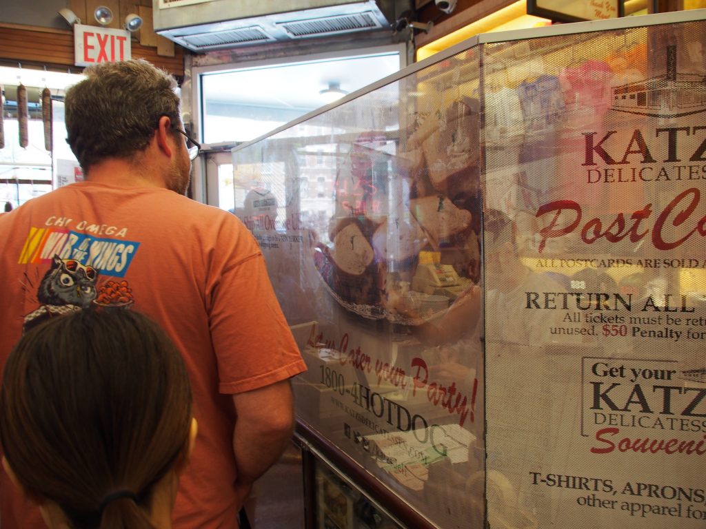 【必食】カッツデリカテッセンの最高パストラミサンド!頼み方解説! 旅ルンルン